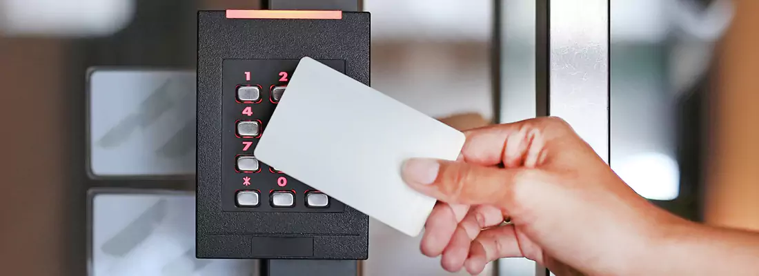 Benefits of Card Lock Readers for Properties in Oak Ridge, FL